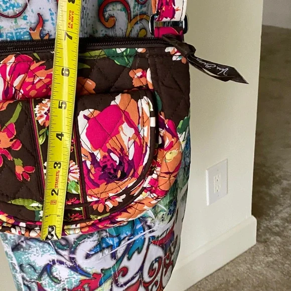 Vera Bradley Lizzy English Rose. Crossbody. - Picture 9 of 10